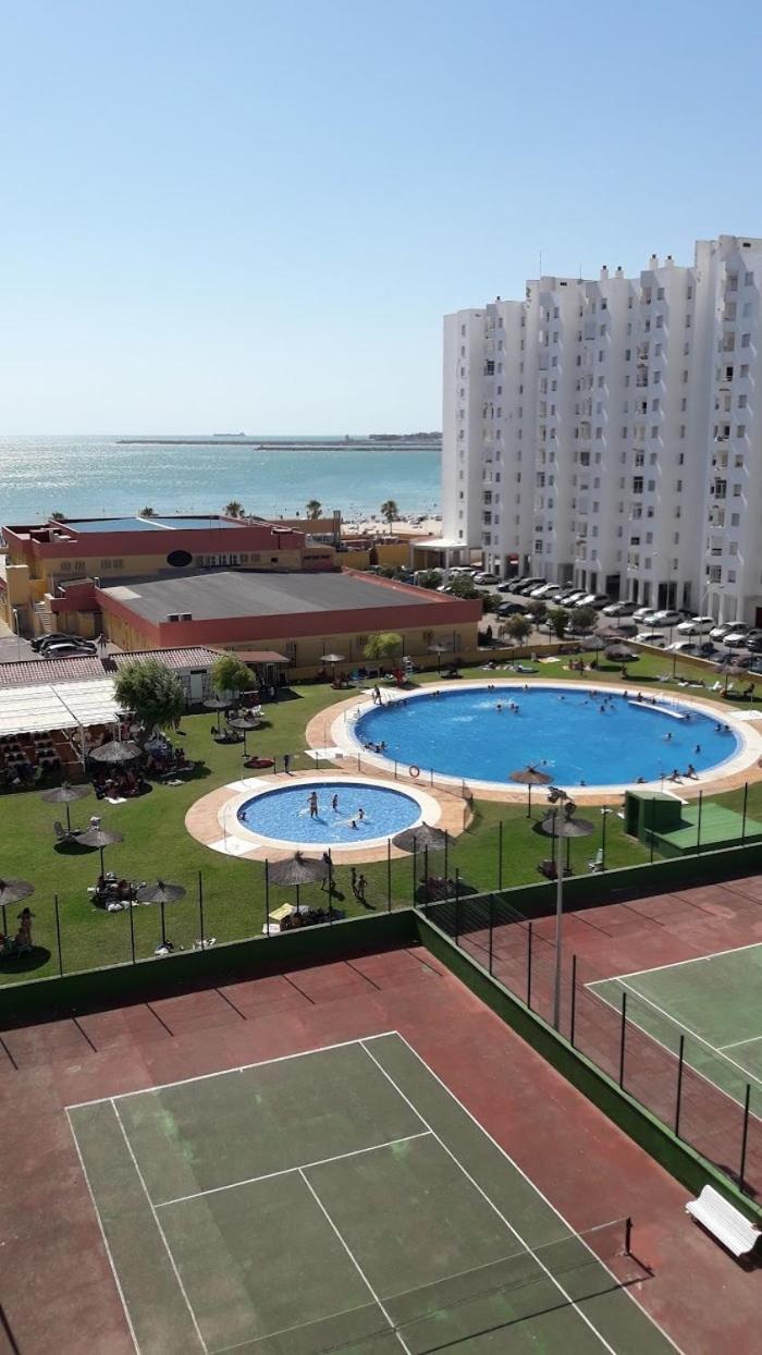 Gatu Arena " Preferente Mayores De 25 Anos Y Familias " El Puerto de Santa María Extérieur photo